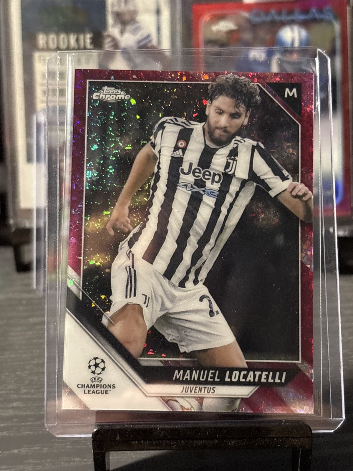 Topps Chrome Champions League 2022 No. 160 Manuel Locatelli Pink Speckle /175