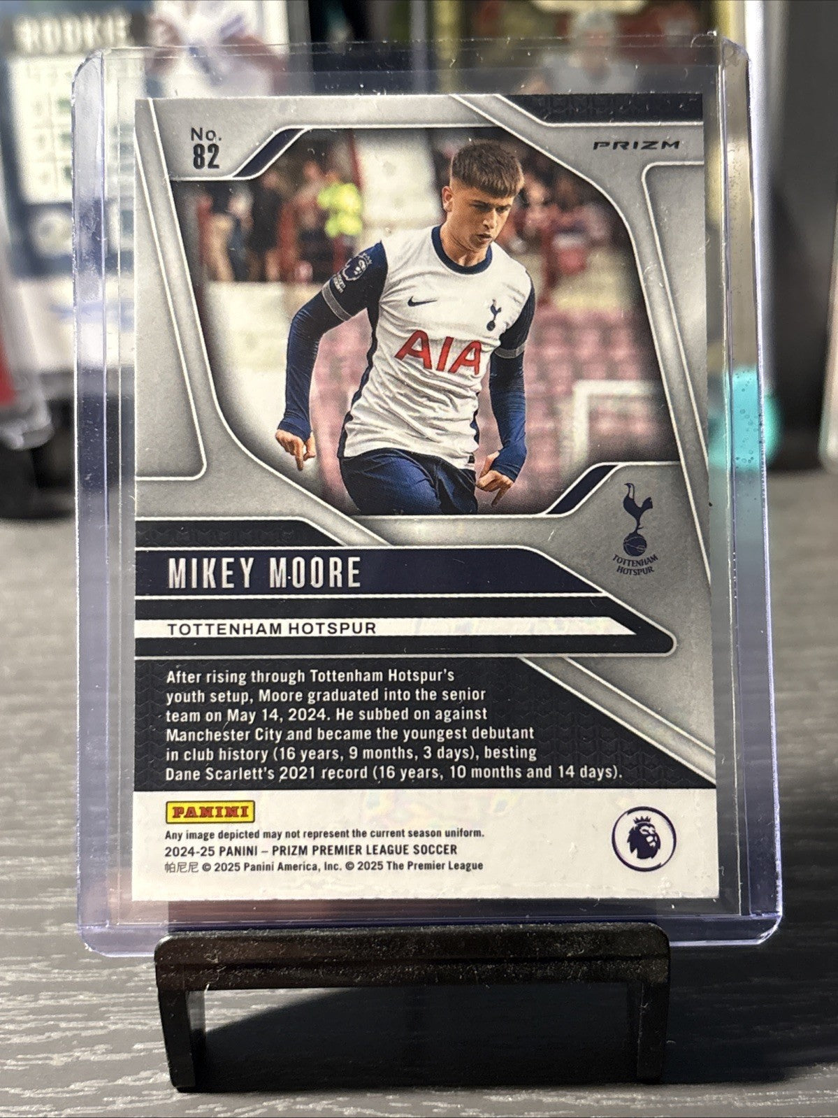 2024-25 Panini Prizm Premier League - Mikey Moore #82 (RC) Pink Mosaic Prizm
