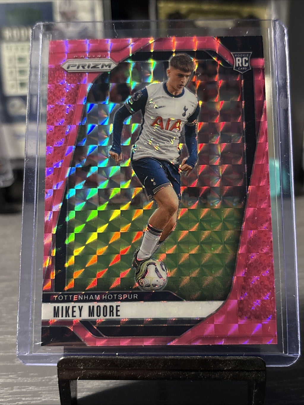 2024-25 Panini Prizm Premier League - Mikey Moore #82 (RC) Pink Mosaic Prizm