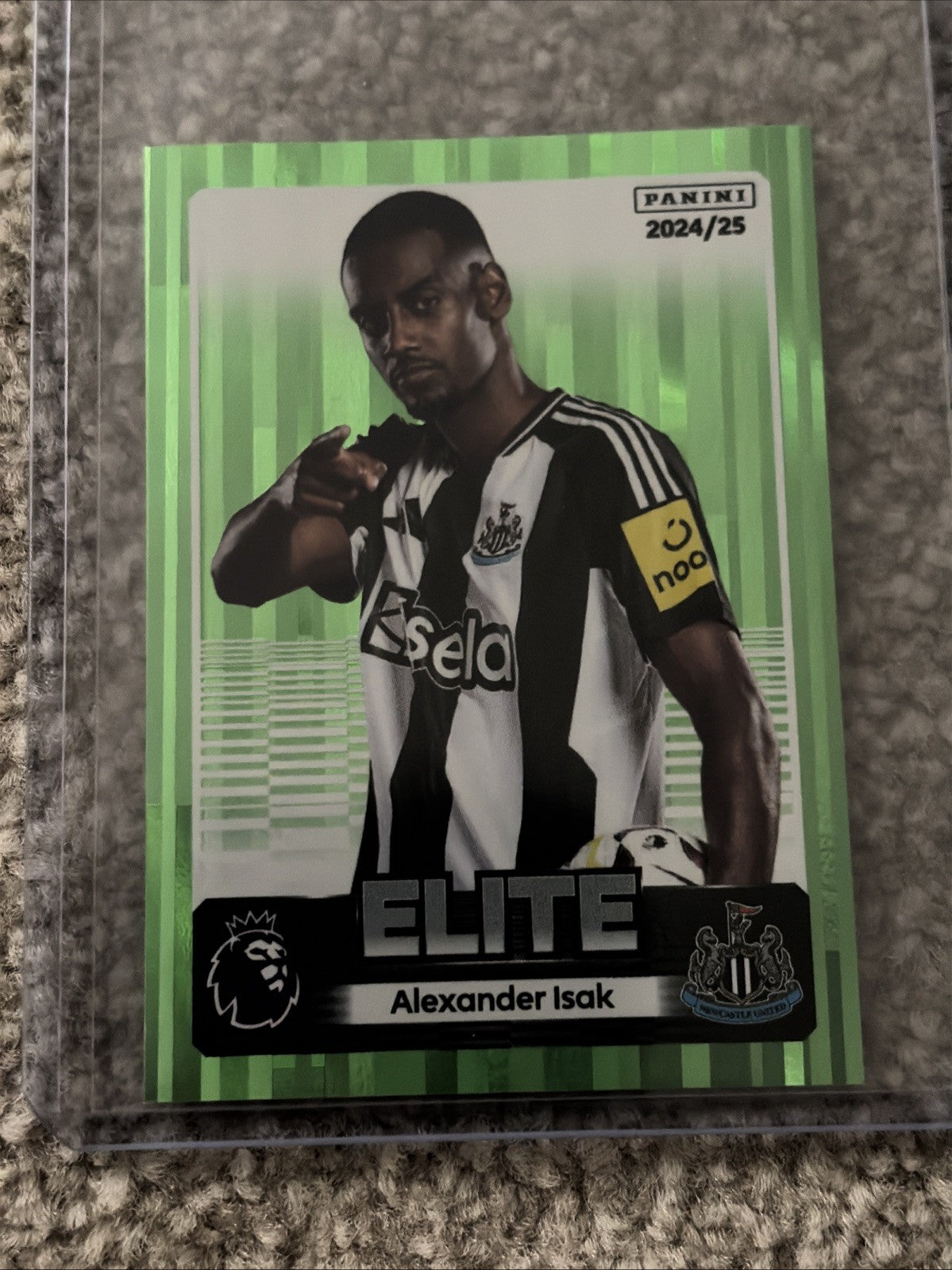 Panini Premier League 2025 Stickers Elite Parallel Green Alexander Isak 486