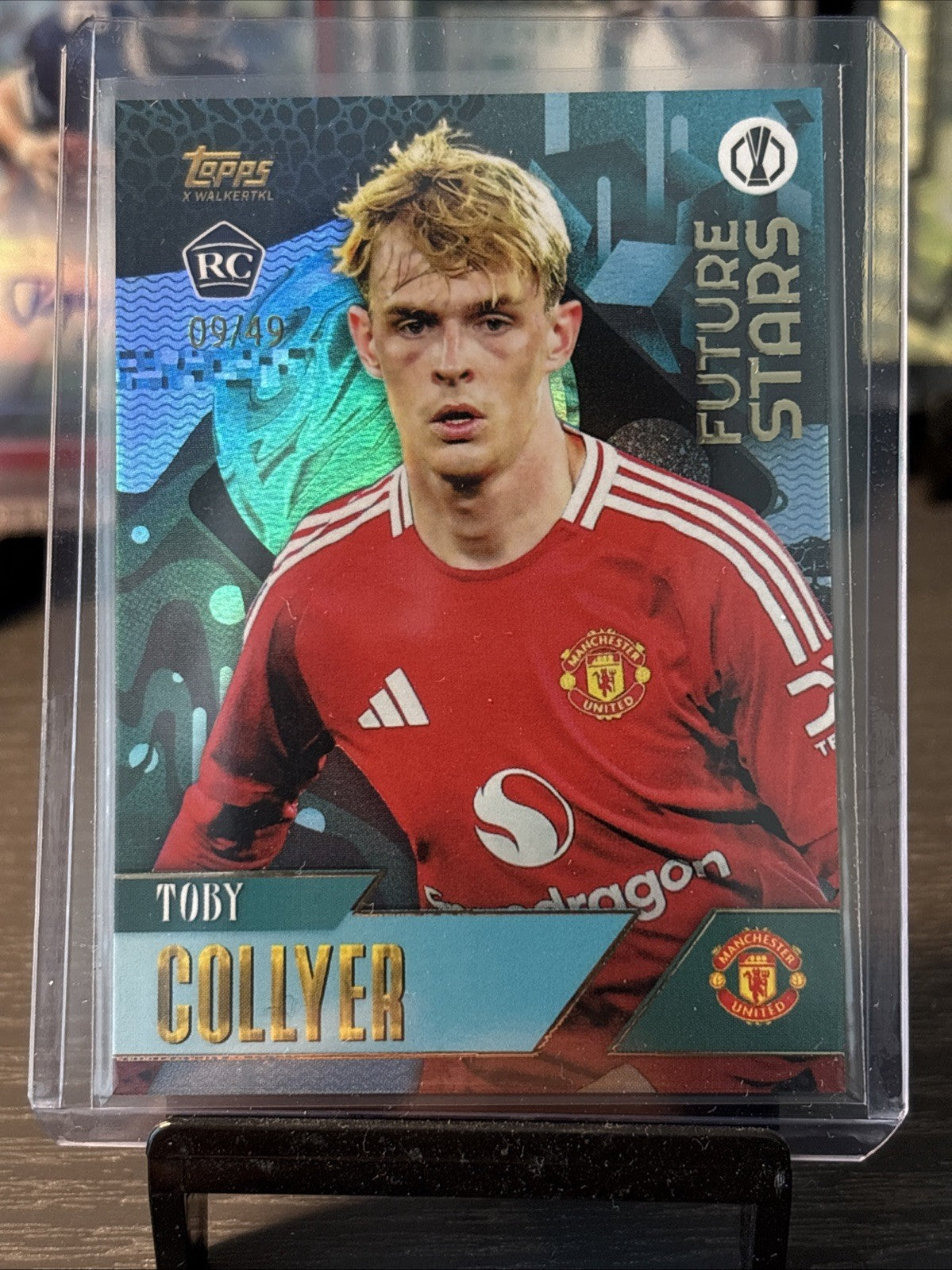 2024-25 TOPPS UCC GOLD MANCHESTER UNITED TOBY COLLYER FUTURE STARS BLUE /49