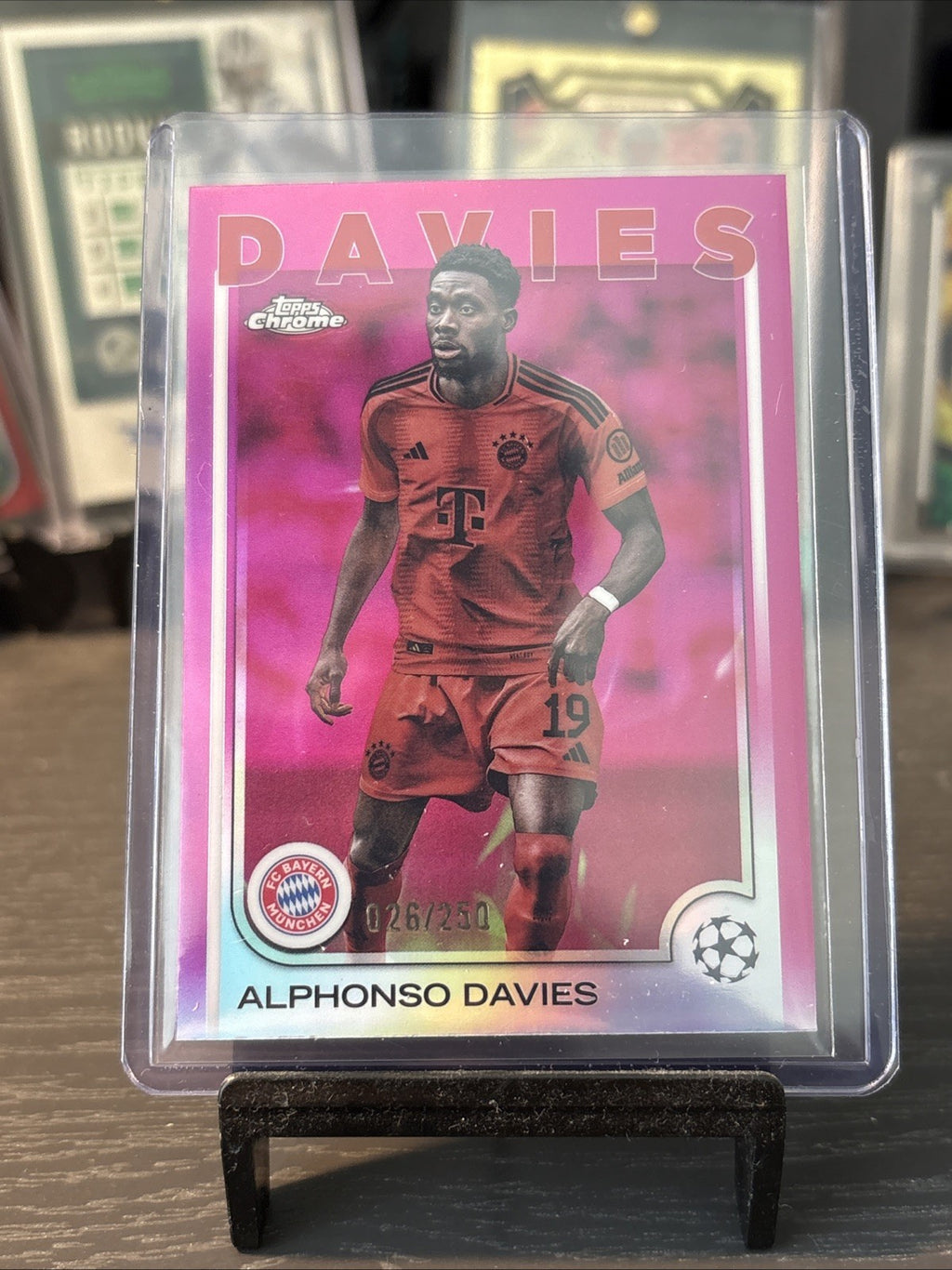 Alphonso Davies - Pink Lava /250 Bayern München Topps Chrome UCC 24/25