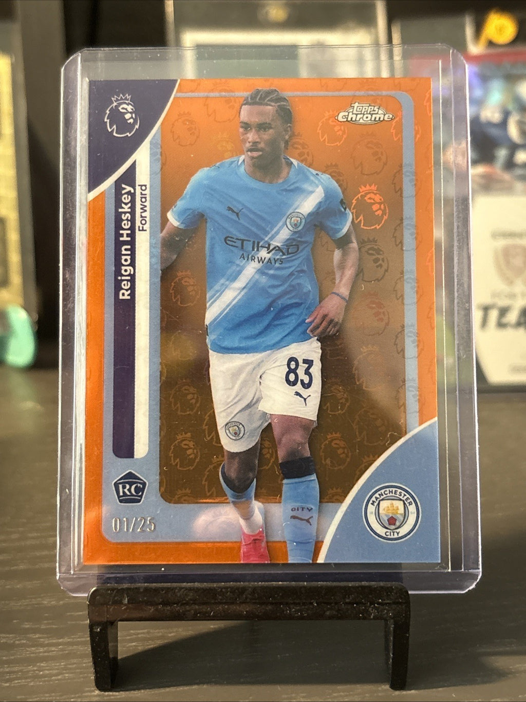 Topps Chrome Logofractor 2025-26 Reigan Heskey Manchester City #01 /25 RC card